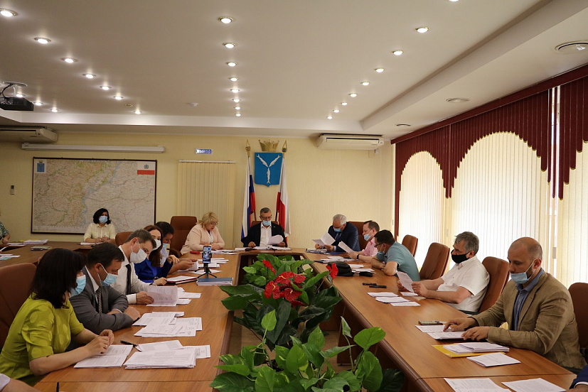 В Саратове поспорили о действиях при цунами и попадании бомбы в АЭС