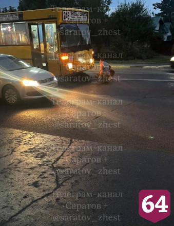 В Энгельсе автобус сбил мужчину 