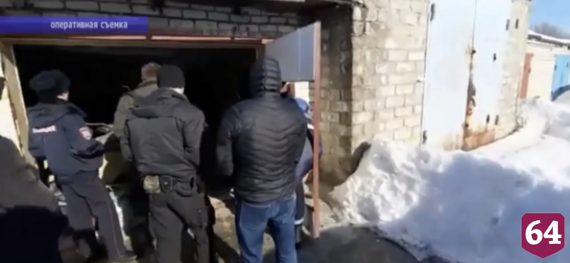 В гараже саратовца обнаружили арсенал оружия