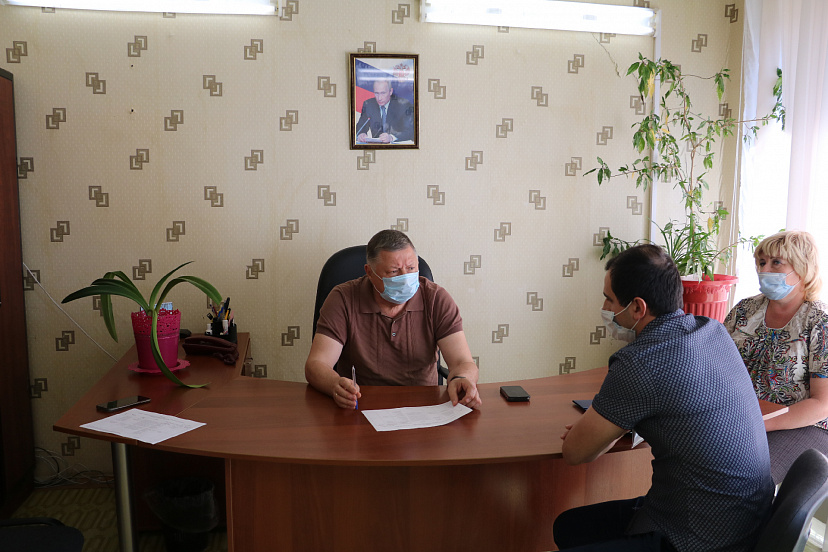 Председатель Саратовской областной думы помог погорельцам