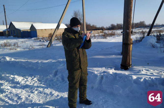 На улице саратовского поселка насмерть замерз мужчина 