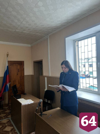 Пьяный саратовец изрезал двух мужчин во дворе дома