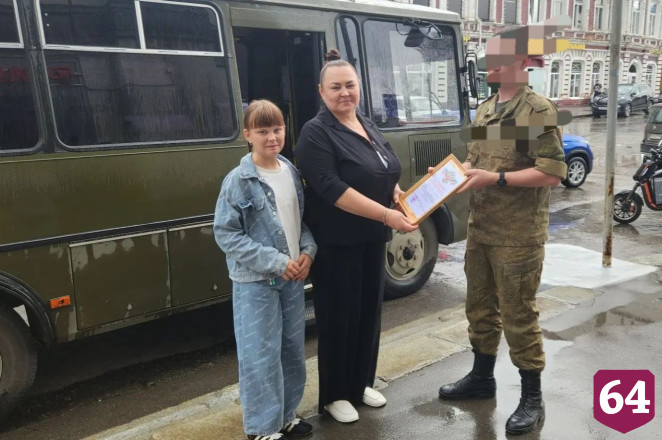Саратовские женсоветы помогают собрать первоклассников в школу