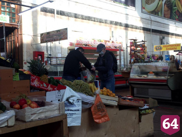 Саратовцы избирательно подходят к масочному режиму в ТЦ