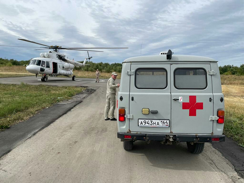 В Саратов вертолетом доставили мужчину с переломом позвоночника