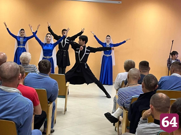 Артисты центра «Кавказ» провели в госпитале концерт для бойцов СВО