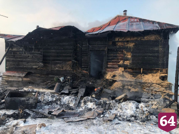 В сгоревшем доме под Саратовом нашли тело мужчины