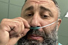 Саратовский силач победил пневмонию и призвал носить врачей на руках