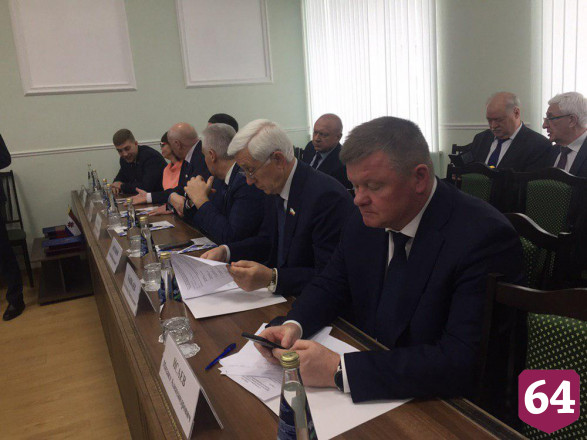 Полпред Комаров в Саратове обсудил с законодателями ПФО проблемы дольщиков
