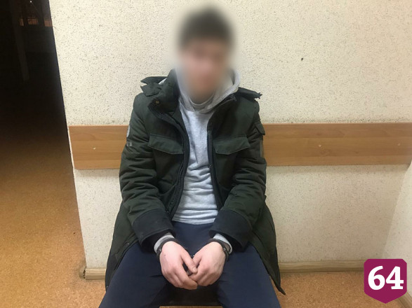 Житель Энгельса раскаялся в изнасиловании женщины в подъезде