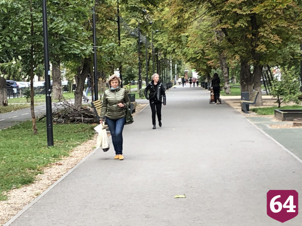 Жители Саратова начали носить маски в общественных местах