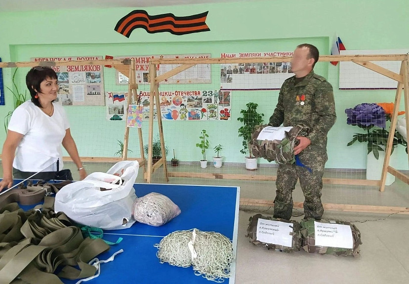 Саратовского бойца растрогали браслет-оберег и мед из одуванчиков от земляков