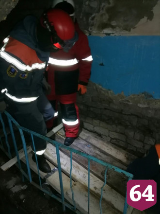 В аварийном доме на Брянской рухнул лестничный пролет