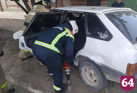 Трое пьяных мужчин попали в реанимацию после ДТП под Саратовом