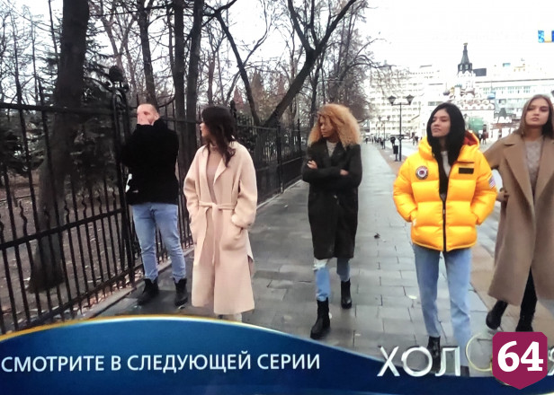Холостяк повез к бабушке в Саратов четырех невест