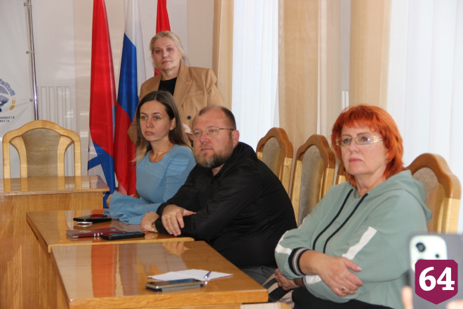 В Саратове профсоюзных активистов учат пользоваться нейросетями