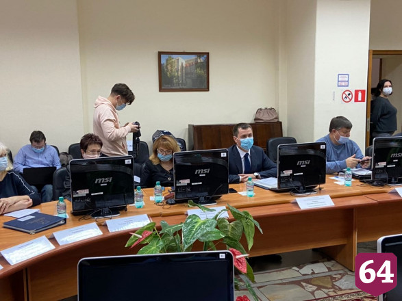 Депутат обвинил коллегу в занятии хиромантией 