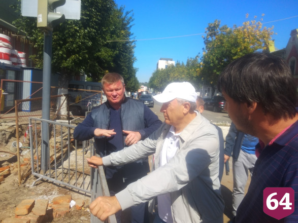 Радаев потребовал ускорить реконструкцию проспекта Кирова
