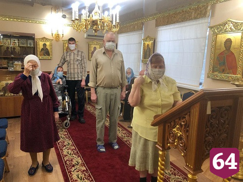 В Энгельсском доме-интернате отметили Новый год и Рождество 