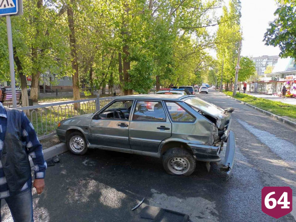 В столкновении легковушек на Ломоносова разбилась автоледи