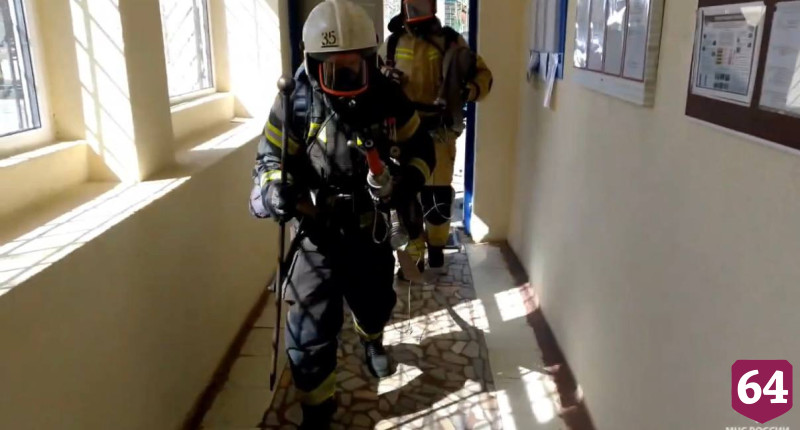 В Саратовской области из отдела полиции при «пожаре» эвакуировали 15 человек