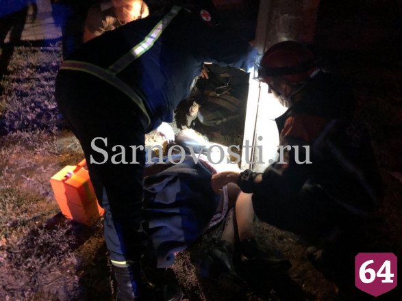 В Саратове молодые люди разбились в ДТП с бетономешалкой