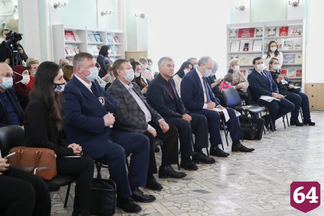 Володин потребовал найти пути решения проблем с жильем для сирот 