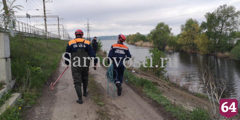Спасатели достали из Волги тело погибшего мужчины