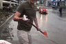 Житель Саратова катался во время потопа на доске с веслом