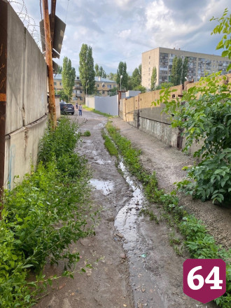 Саратовец пожаловался на «ужасную тропинку» к электричке