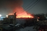 На пожаре в саратовском СТО сгорели 8 автомобилей