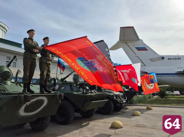 В Саратове День воссоединения новых территорий с Россией отметили бронепробегом 