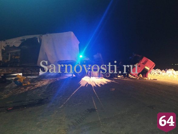 Дальнобойщик разбил голову в столкновении грузовиков на окраине Саратова