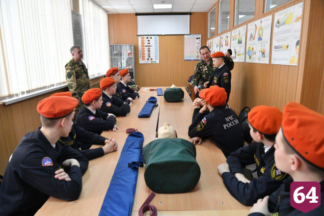 Саратовские школьники пройдут курсы военно-патриотического воспитания