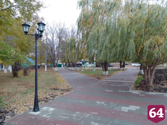 В отдаленном районе Саратовской области благоустроили центральную площадь