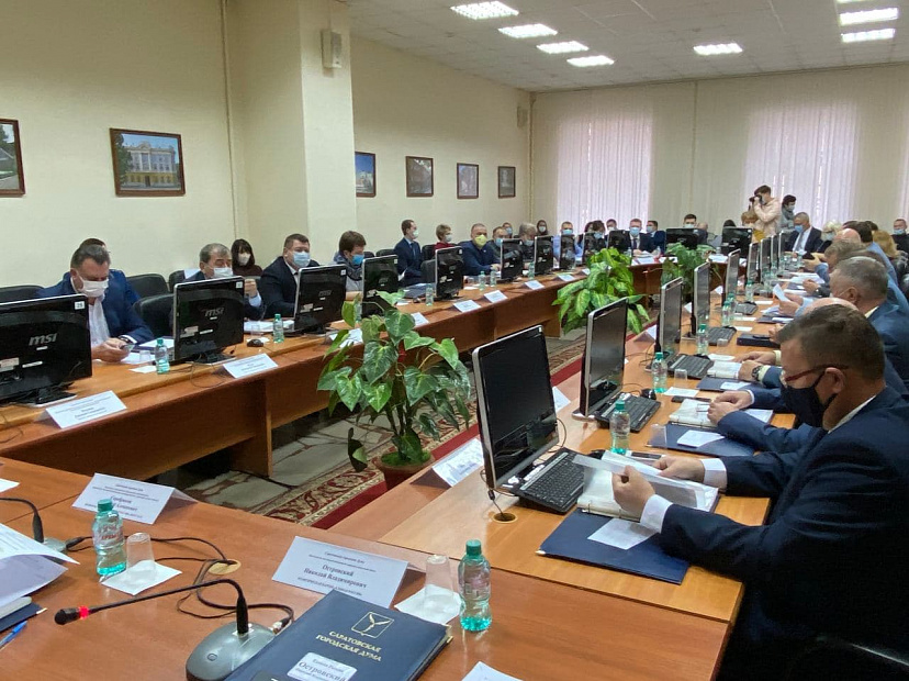 Депутат обвинил коллегу в занятии хиромантией 