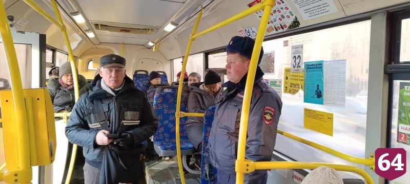 В Саратове на трех автобусных маршрутах нашли нарушения