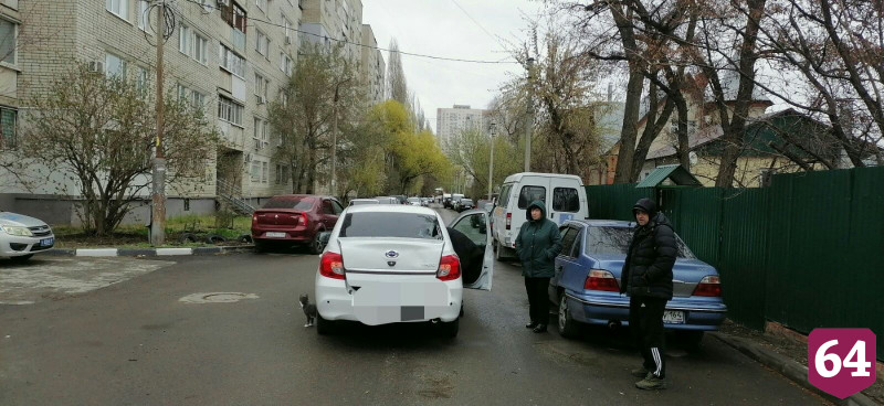 В Саратове велосипедист протаранил «Датсун» автоледи