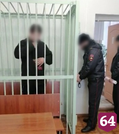 Житель Энгельса пытался изнасиловать женщину в подъезде и получил 5 лет 