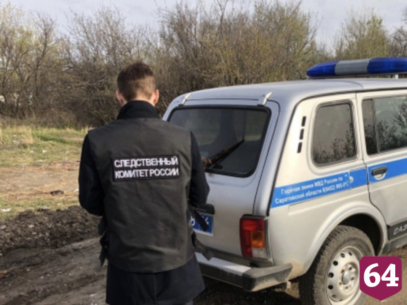 В Саратове прохожий обнаружил мертвую женщину
