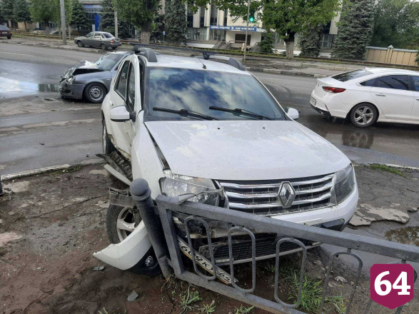 Водитель «Приоры» устроил ДТП с 2 пострадавшими на проспекте 50 лет Октября