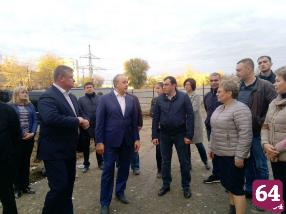 Строителей детского сада в Саратове раскритиковали за пассивную работу 