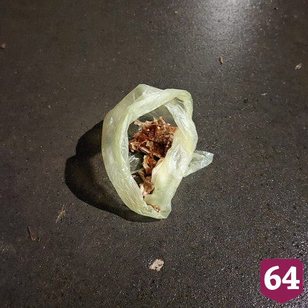 Саратовцев напугали разбросанные пакеты с мясом 