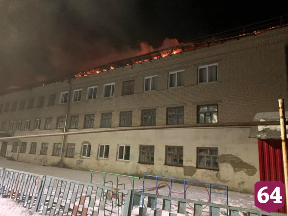 Ночью под Саратовом горела школа