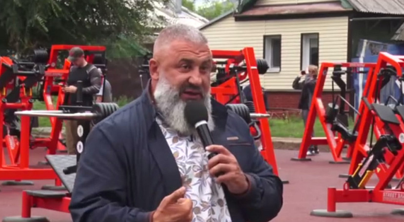 В Энгельсе у пляжа появился народный фитнес-парк