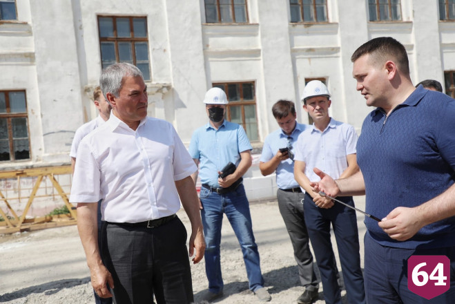 Володин призвал обеспечить школы Саратова всем необходимым