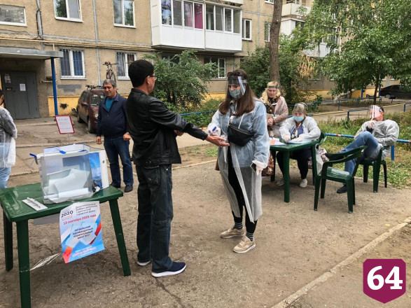 Общественники проверили придомовые УИК