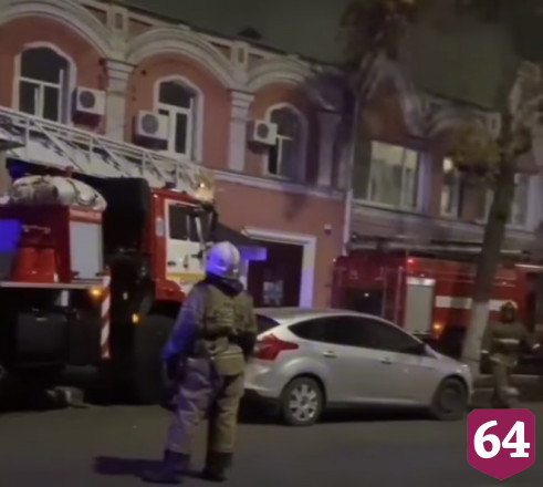 Два человека пострадали на крупном пожаре в центре Саратова