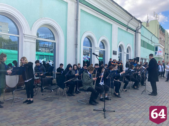 Из Саратова для Донбасса отправили поезд с 95 тоннами гуманитарной помощи 