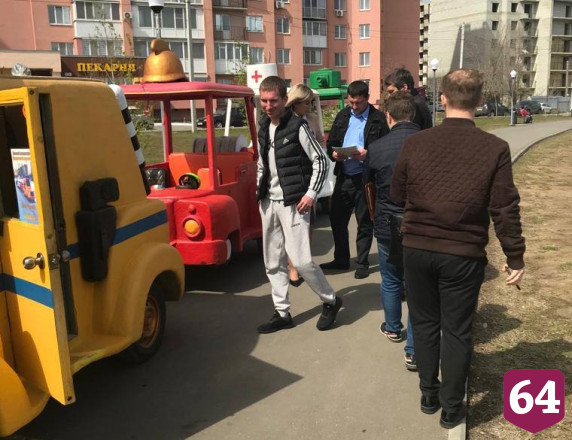 В Саратове продолжают нелегально работать детские паровозики
